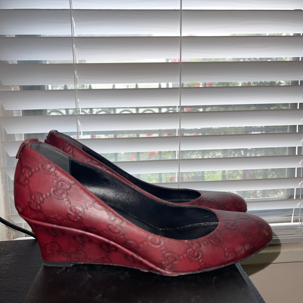 Authentic Gucci wedges